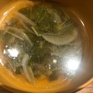 水菜と玉葱のコンソメスープ